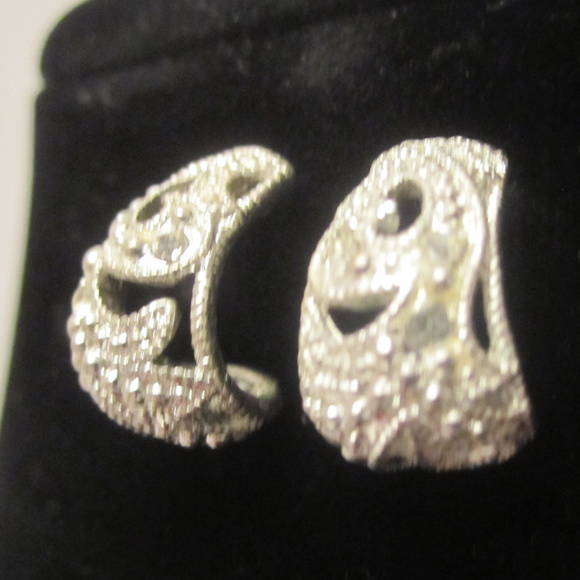 Rhinestone Silvertone Necklace Earrings Set EUC - Picture 7 of 7